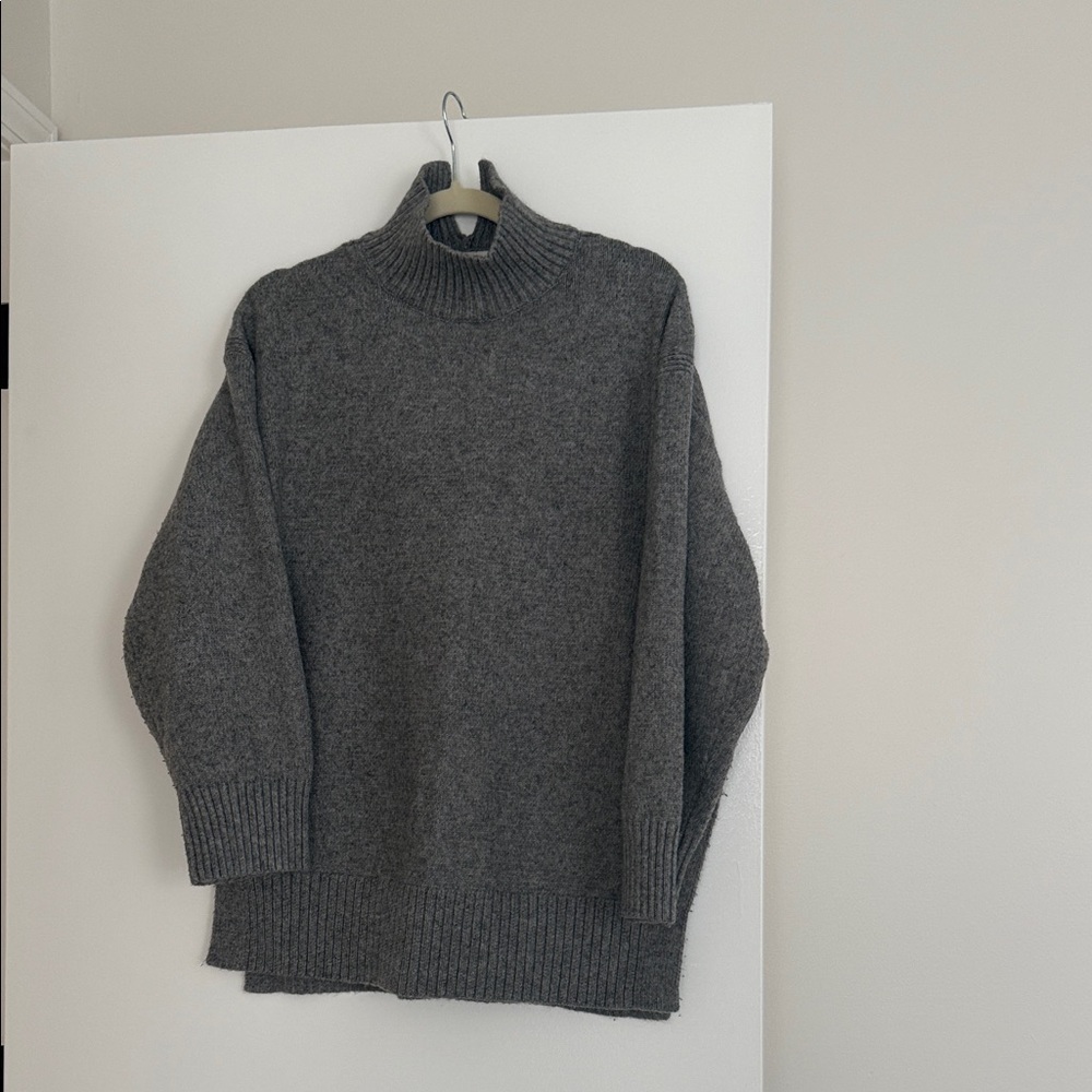 H&M Gray Women's Turtleneck Sweater